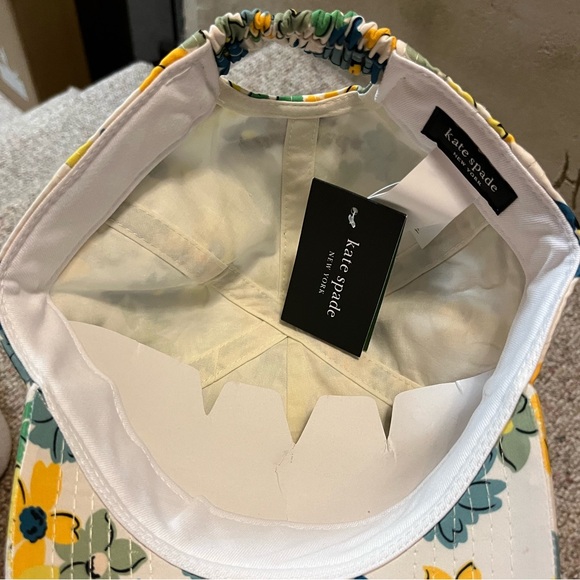 🎉 HP 🎉 🆕 Kate Spade French Cream Floral Cap - Picture 8 of 10